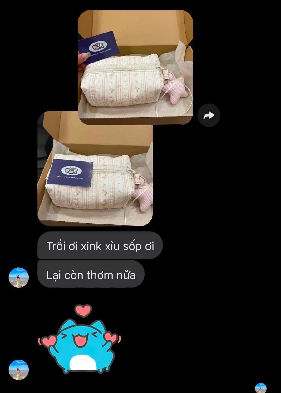 Khách nhắn: “Trồi ơi xink xỉu sốp ơi, lại còn thơm nữa” kèm ảnh pouch Love Letter và charm sao hồng